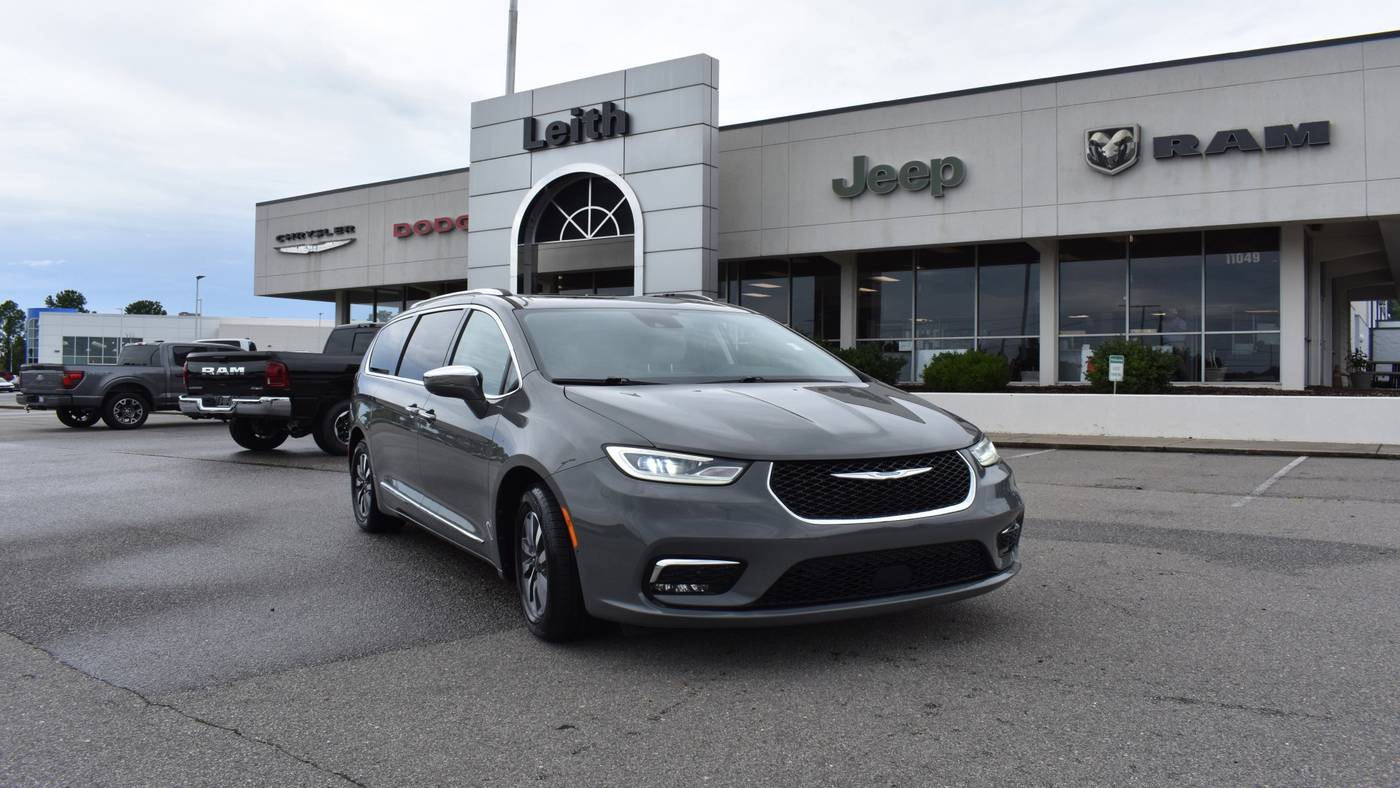 2021 Chrysler Pacifica Hybrid Limited — Minivan — 74,751 mi — Aberdeen, NC