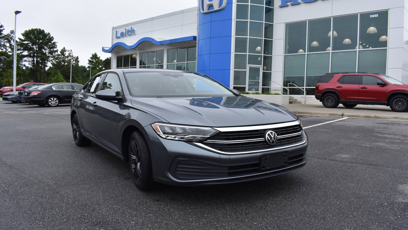 2022 Volkswagen Jetta SE — Sedan — 61,005 mi — Aberdeen, NC