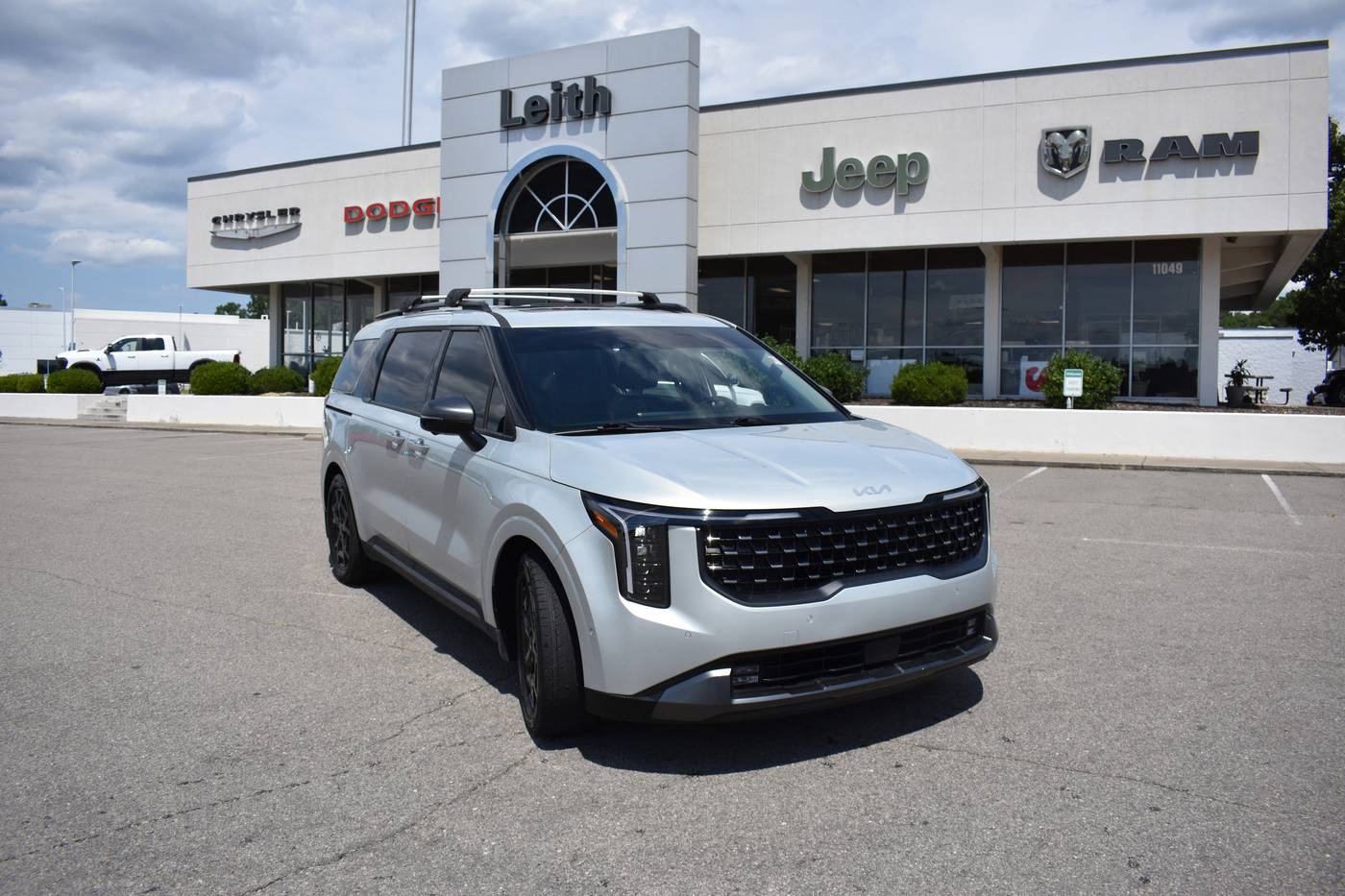 2025 Kia Carnival SX Prestige — Minivan — 14,188 mi — Aberdeen, NC