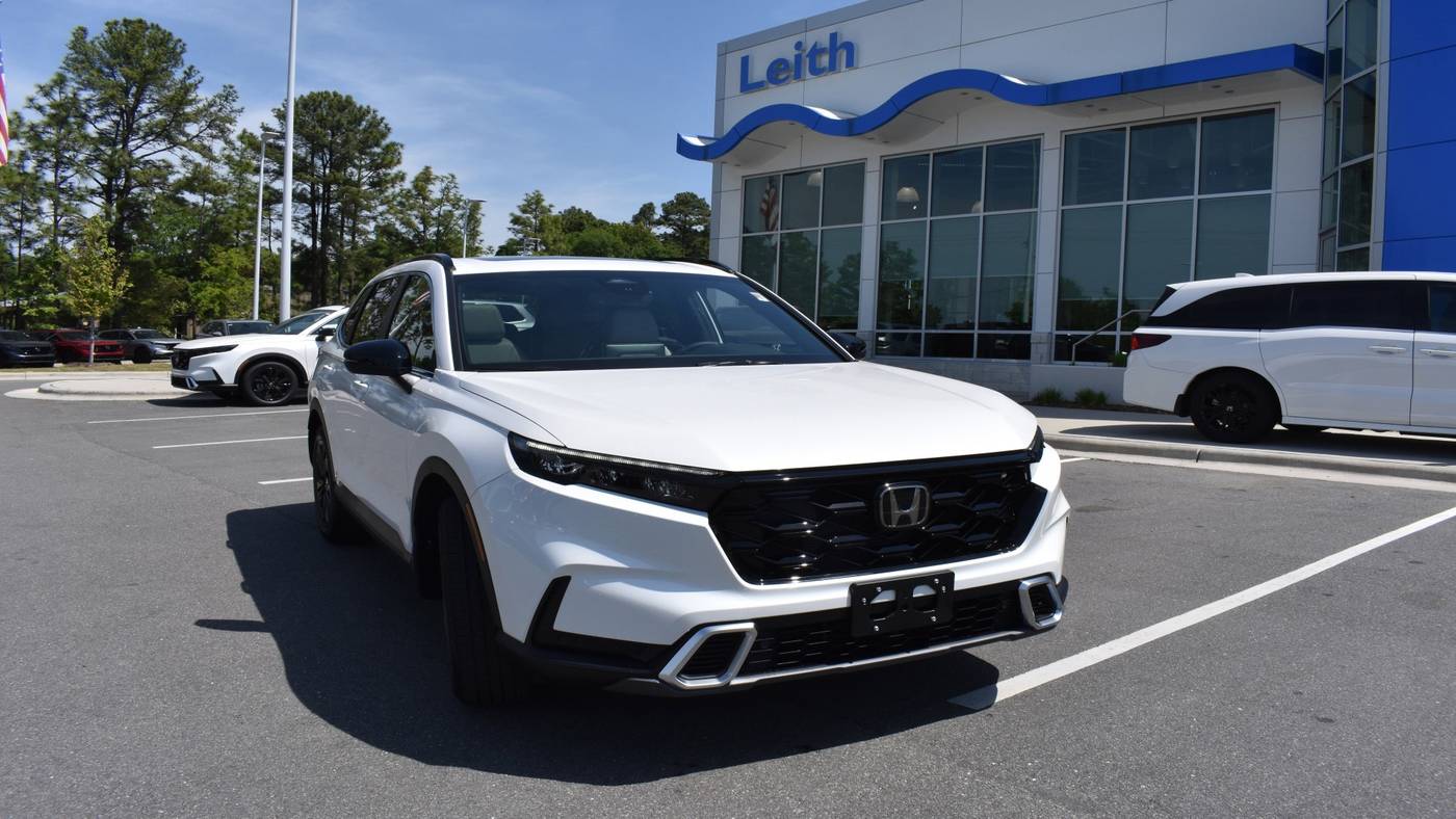2025 Honda CR-V Hybrid Sport Touring — SUV — 1,111 mi — Aberdeen, NC