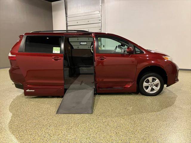 2019 Toyota Sienna LE — Minivan — 15,400 mi — Tomball, TX