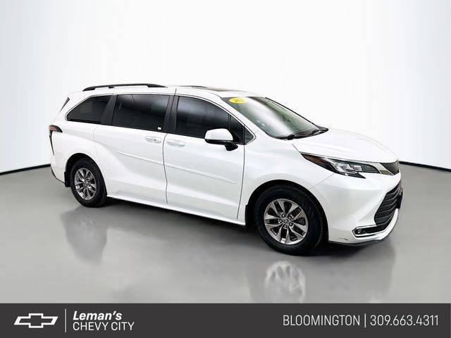 2022 Toyota Sienna XLE — Minivan — 54,764 mi — Bloomington, IL