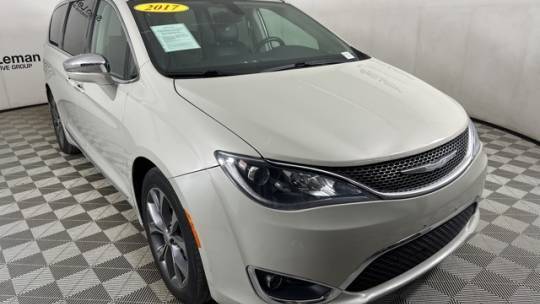 2017 Chrysler Pacifica Limited — Minivan — 91,345 mi — Bloomington, IL