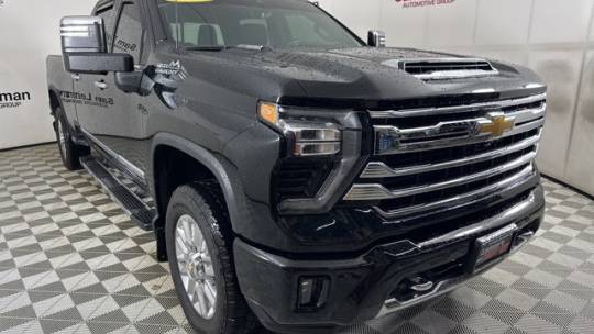 2024 Chevrolet Silverado 2500HD High Country — Pickup Truck — 11,937 mi — Bloomington, IL