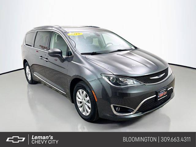 2019 Chrysler Pacifica Touring L — Minivan — 65,280 mi — Bloomington, IL