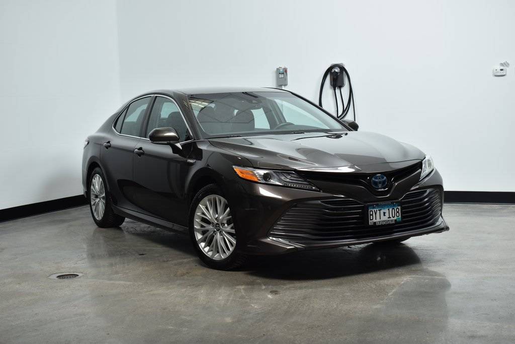 2018 Toyota Camry Hybrid LE — Sedan — 80,840 mi — Maplewood, MN