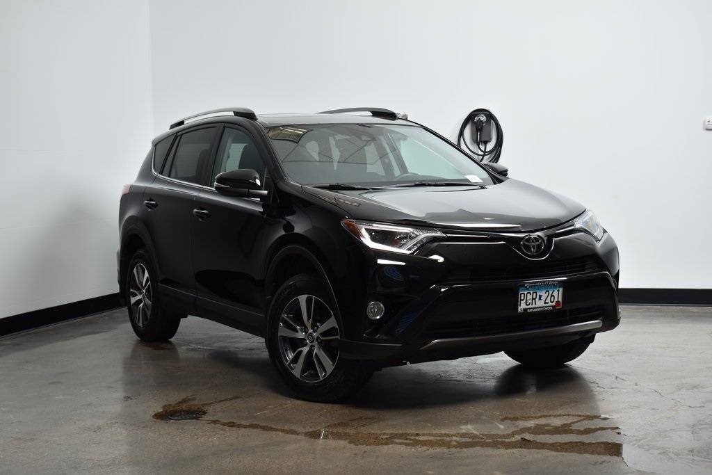 2017 Toyota RAV4 XLE — SUV — 35,845 mi — Maplewood, MN