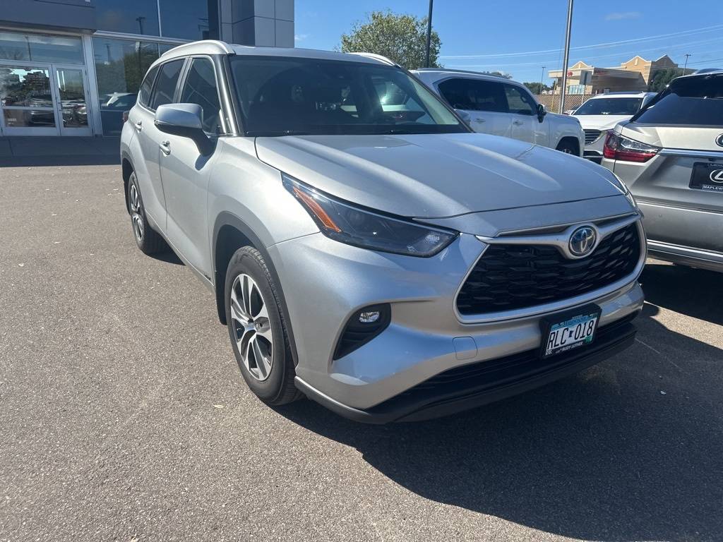 2024 Toyota Highlander Hybrid XLE — SUV — 17,761 mi — Maplewood, MN