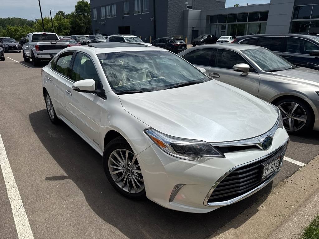 2018 Toyota Avalon Hybrid Limited — Sedan — 73,389 mi — Maplewood, MN