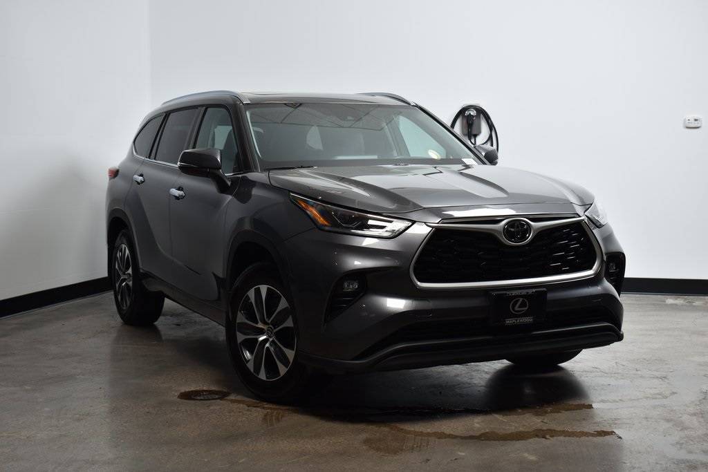 2021 Toyota Highlander XLE — SUV — 44,206 mi — Maplewood, MN
