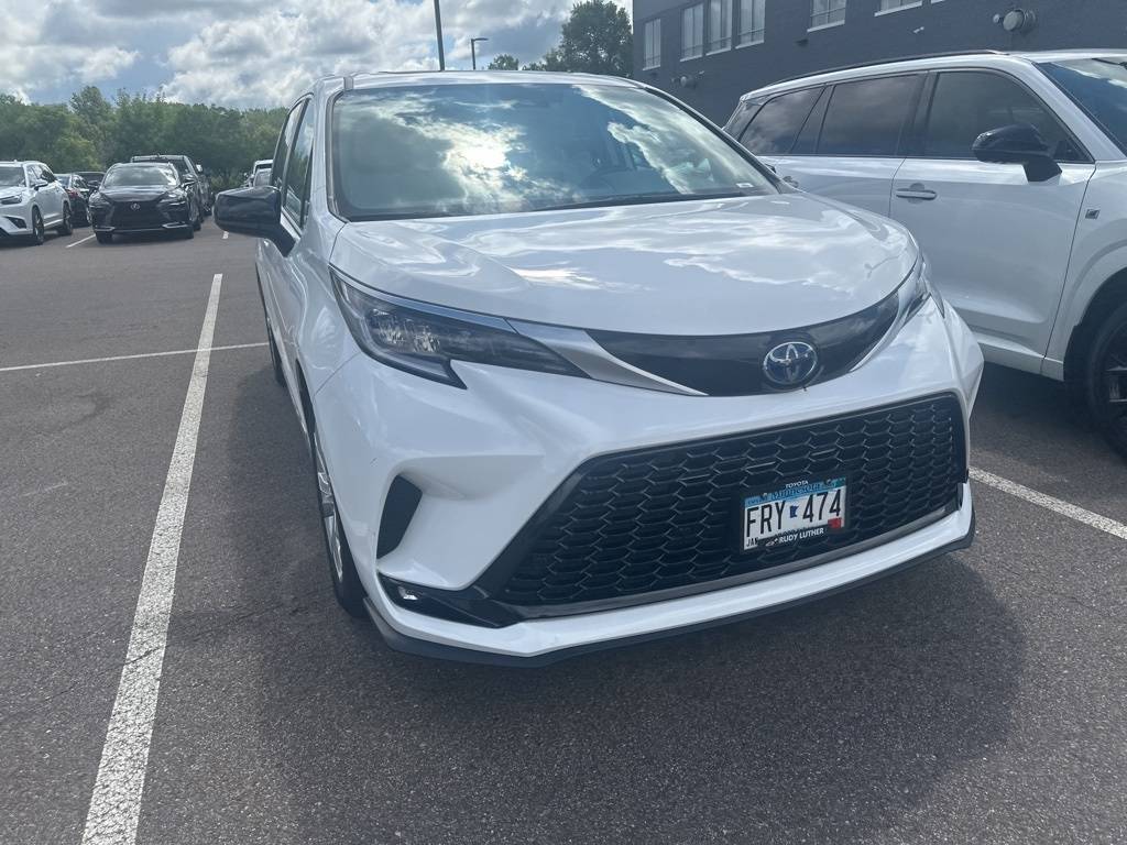 2021 Toyota Sienna XSE — Minivan — 76,049 mi — Maplewood, MN