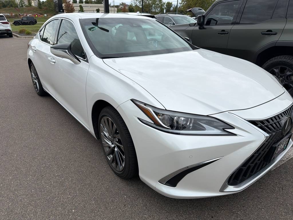2024 Lexus ES ES 300h Luxury — Sedan — 16,432 mi — Maplewood, MN