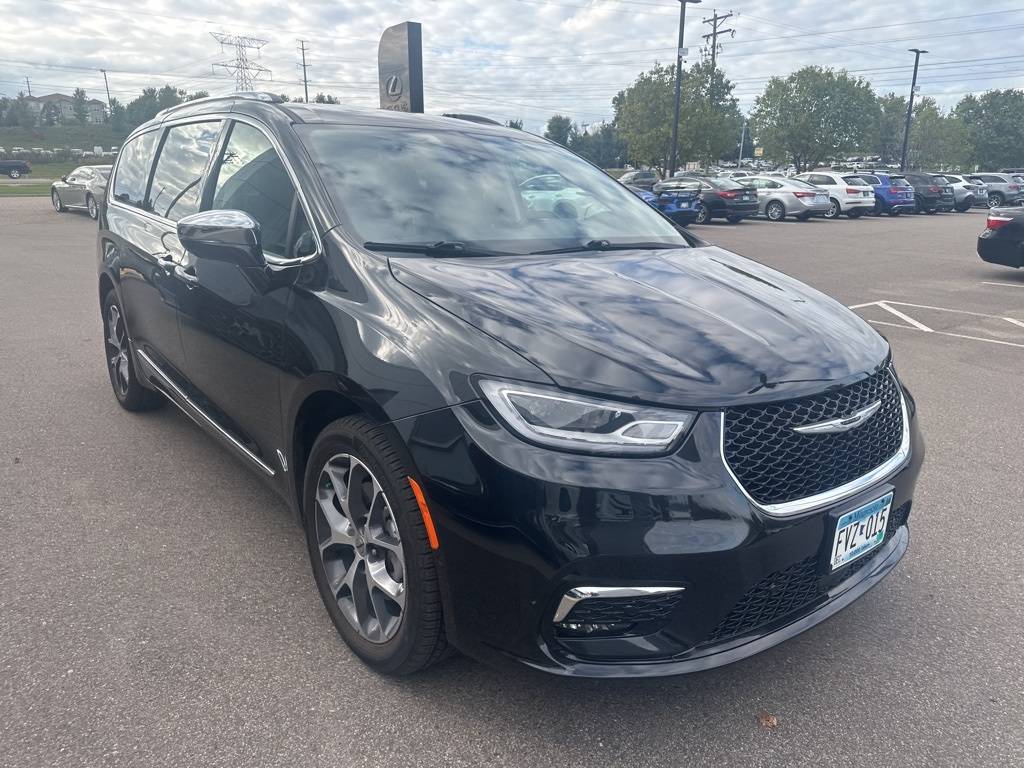 2021 Chrysler Pacifica Limited — Minivan — 52,588 mi — Maplewood, MN