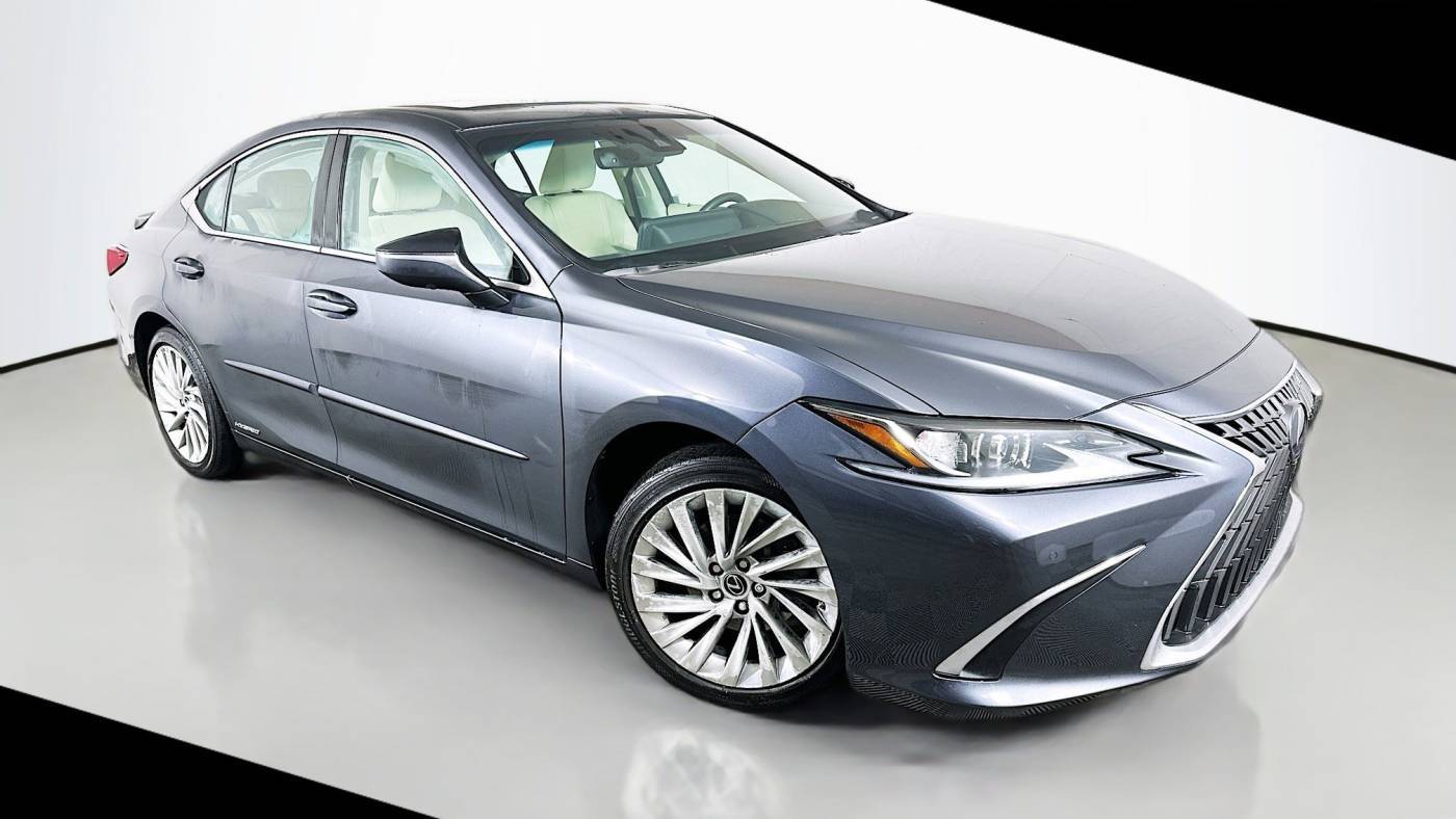 2022 Lexus ES ES 300h Luxury — Sedan — 25,125 mi — Davenport, IA