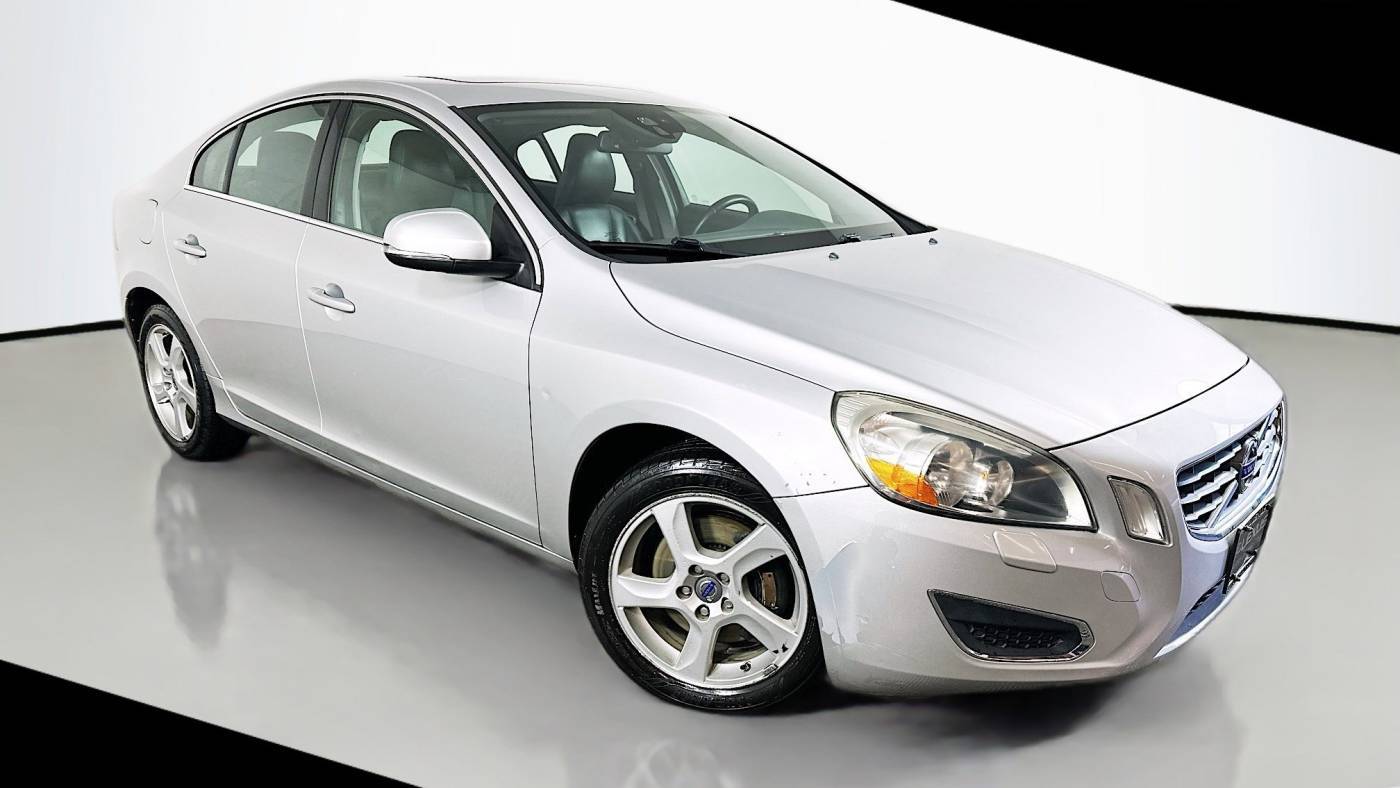 2012 Volvo S60 T5 — Sedan — 121,101 mi — Davenport, IA