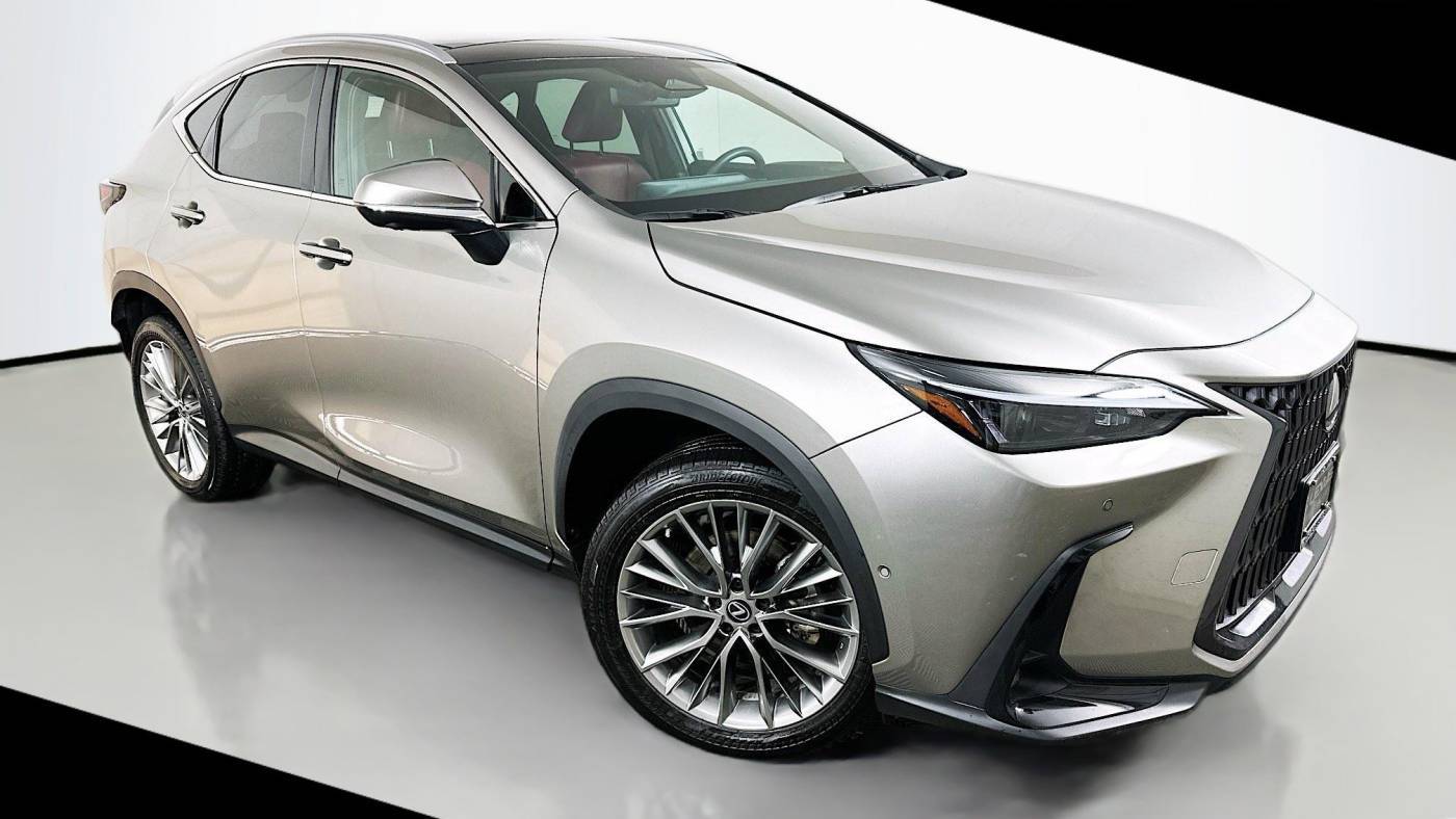 2022 Lexus NX NX 350h Luxury — SUV — 31,344 mi — Davenport, IA