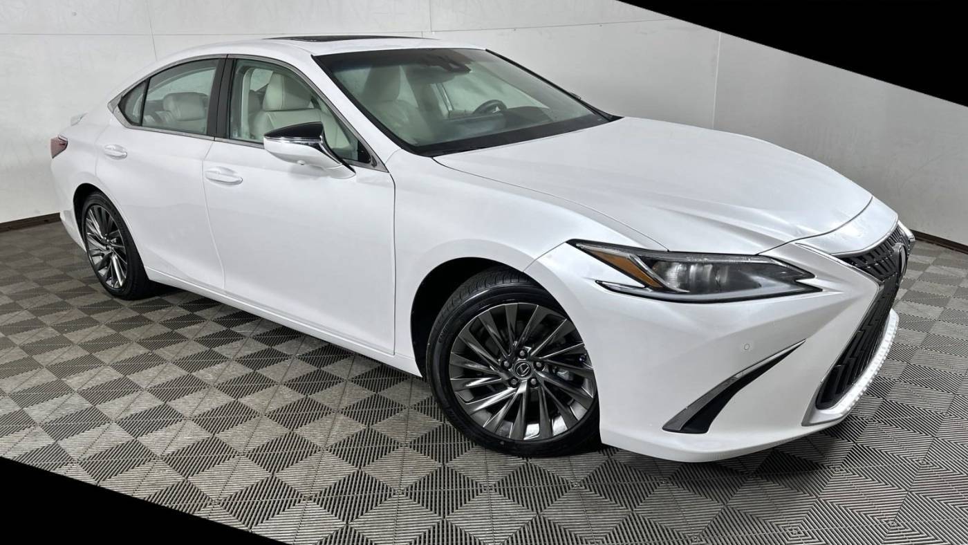 2024 Lexus ES ES 300h Luxury — Sedan — 12,878 mi — Davenport, IA