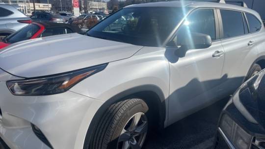2023 Toyota Highlander LE — SUV — 28,783 mi — Bethesda, MD