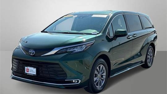 2023 Toyota Sienna XLE — Minivan — 15,935 mi — Bethesda, MD