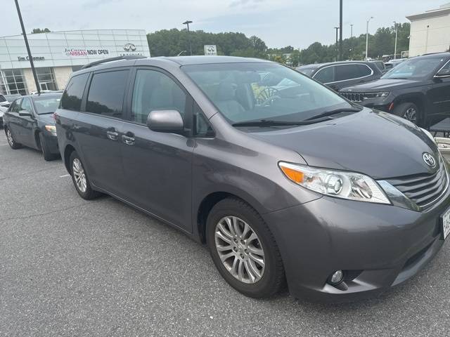 2011 Toyota Sienna XLE — Minivan — 106,002 mi — Bethesda, MD