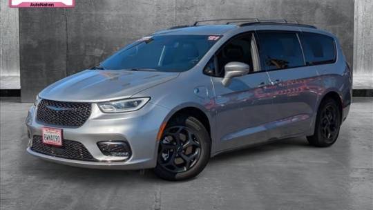 2021 Chrysler Pacifica Hybrid Limited — Minivan — 37,772 mi — Carlsbad, CA