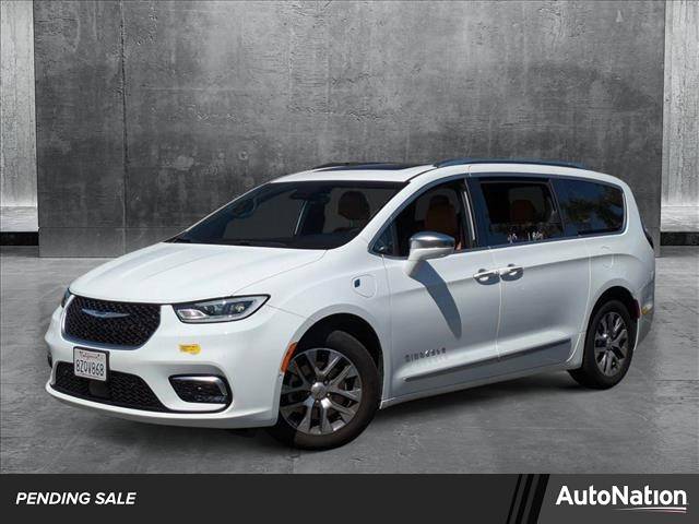 2022 Chrysler Pacifica Hybrid Pinnacle — Minivan — 39,220 mi — Carlsbad, CA