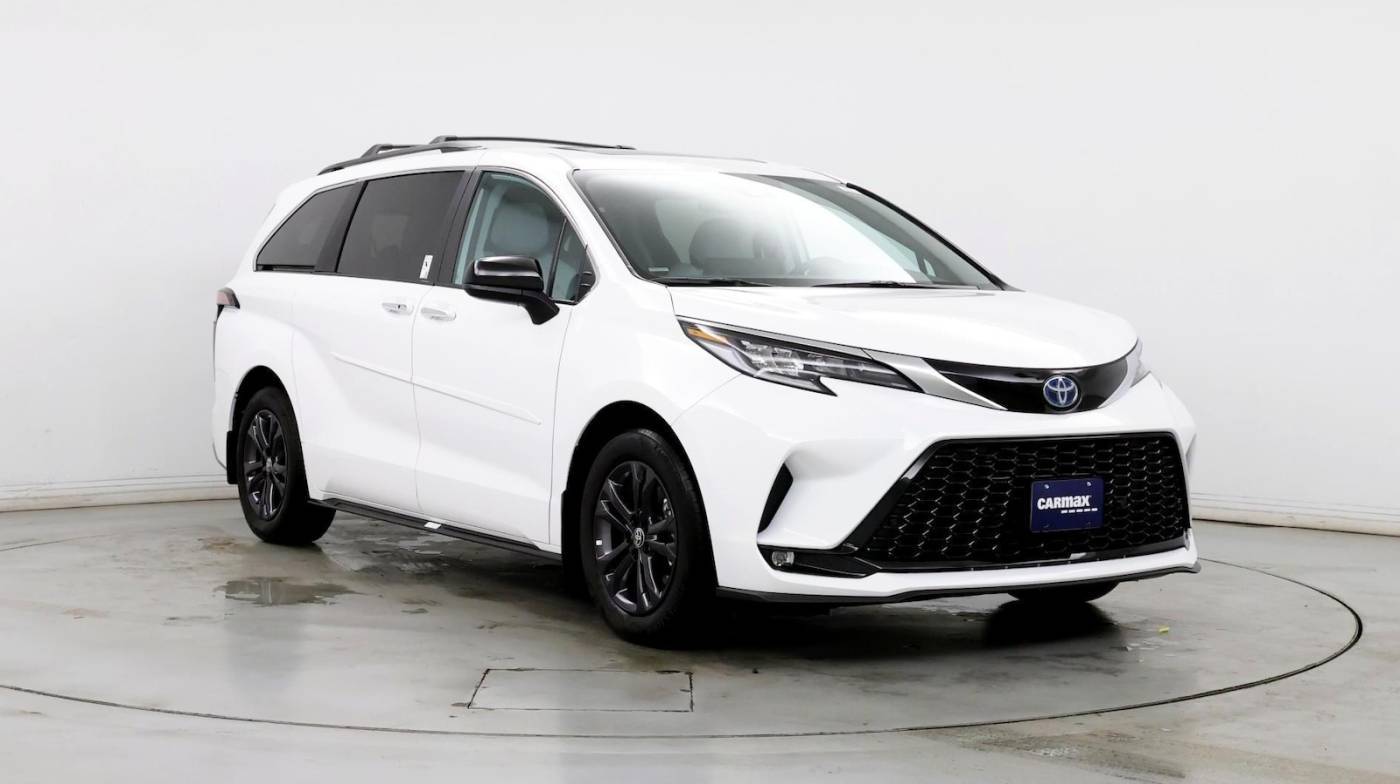 2024 Toyota Sienna XSE — Minivan — 4,741 mi — Winchester, VA