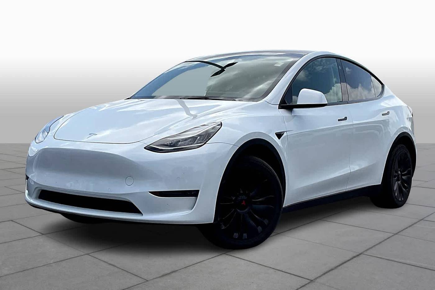 2022 Tesla Model Y Long Range — SUV — 17,174 mi — Estero, FL