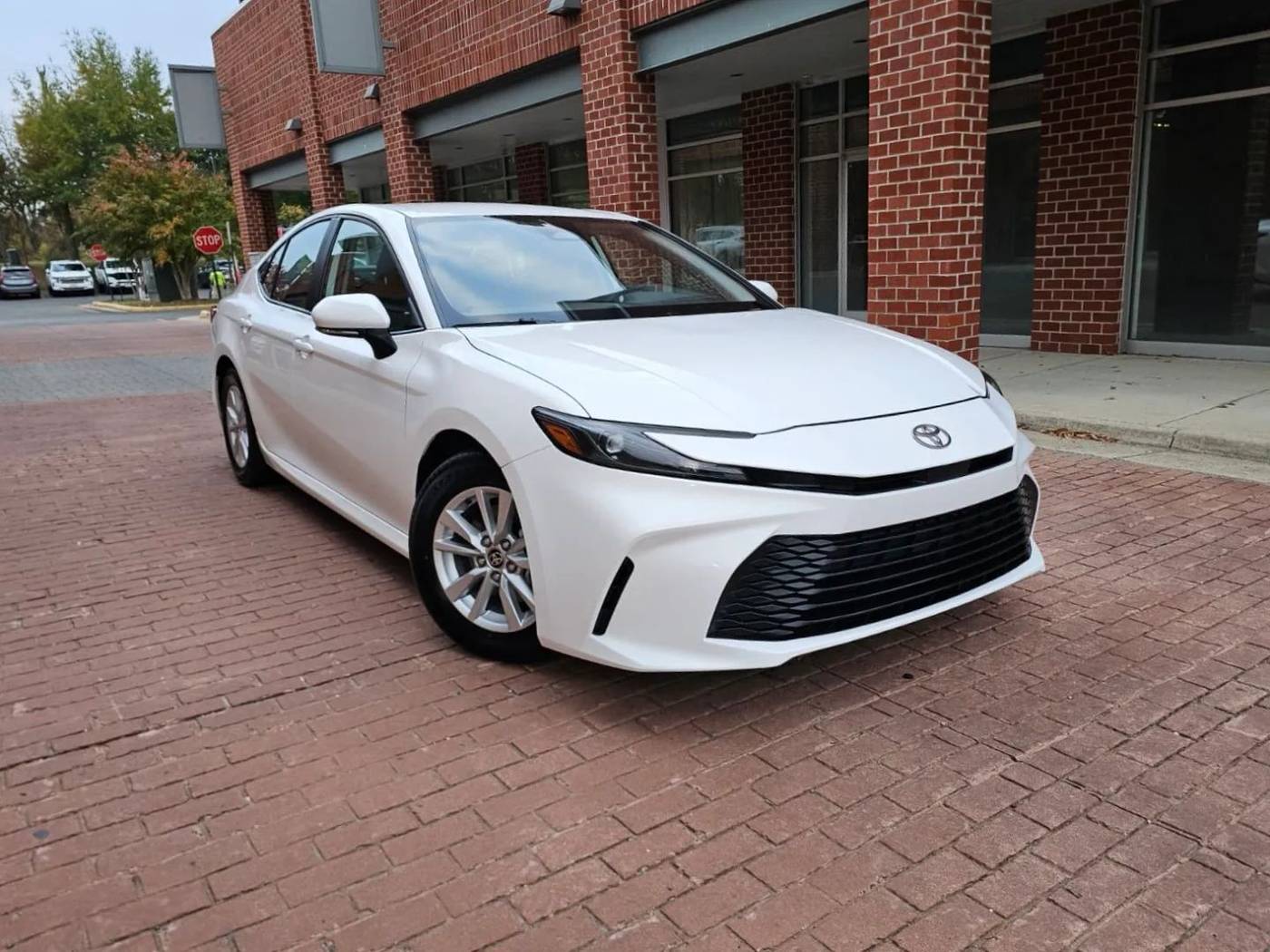 2025 Toyota Camry Hybrid LE — Sedan — 32,919 mi — Stafford, VA