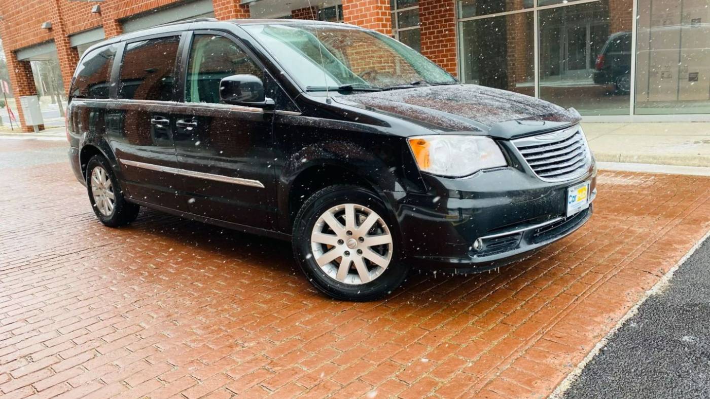 2016 Chrysler Town & Country Touring — Minivan — 142,432 mi — Stafford, VA