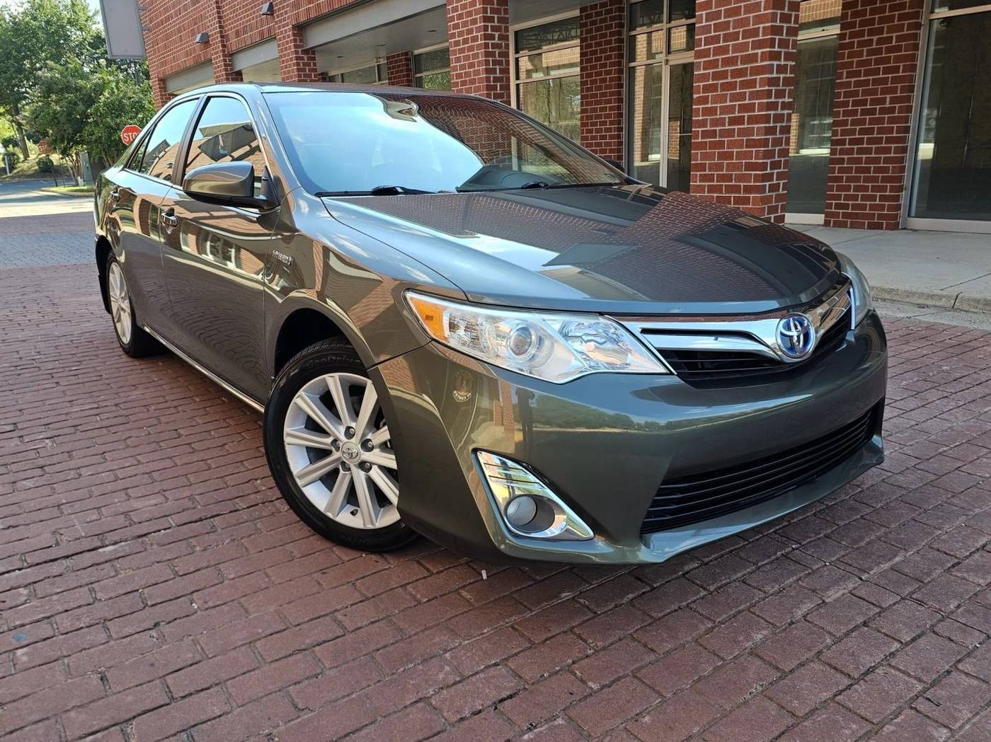 2014 Toyota Camry Hybrid XLE — Sedan — 123,443 mi — Stafford, VA