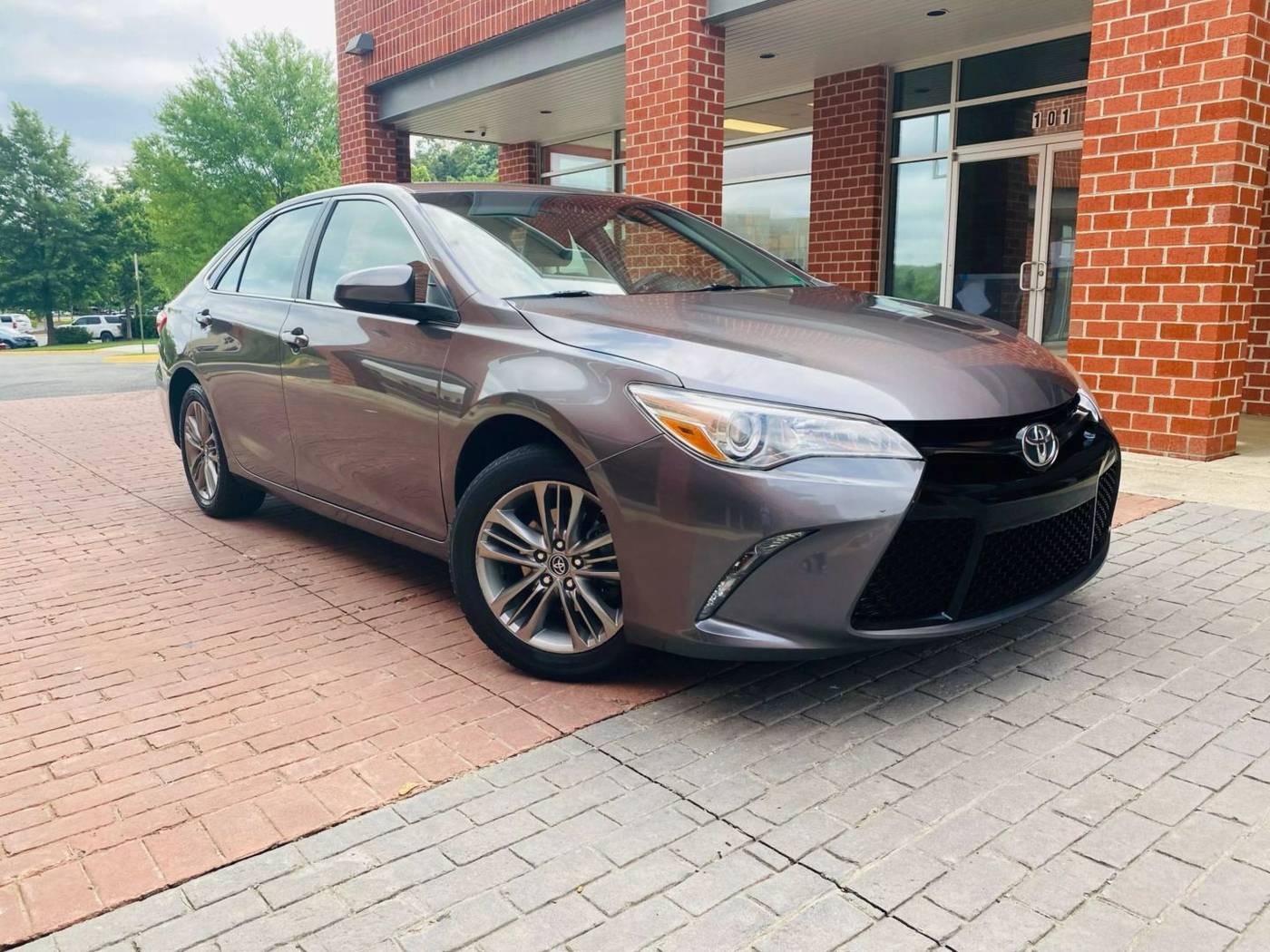 2017 Toyota Camry LE — Sedan — 122,640 mi — Stafford, VA
