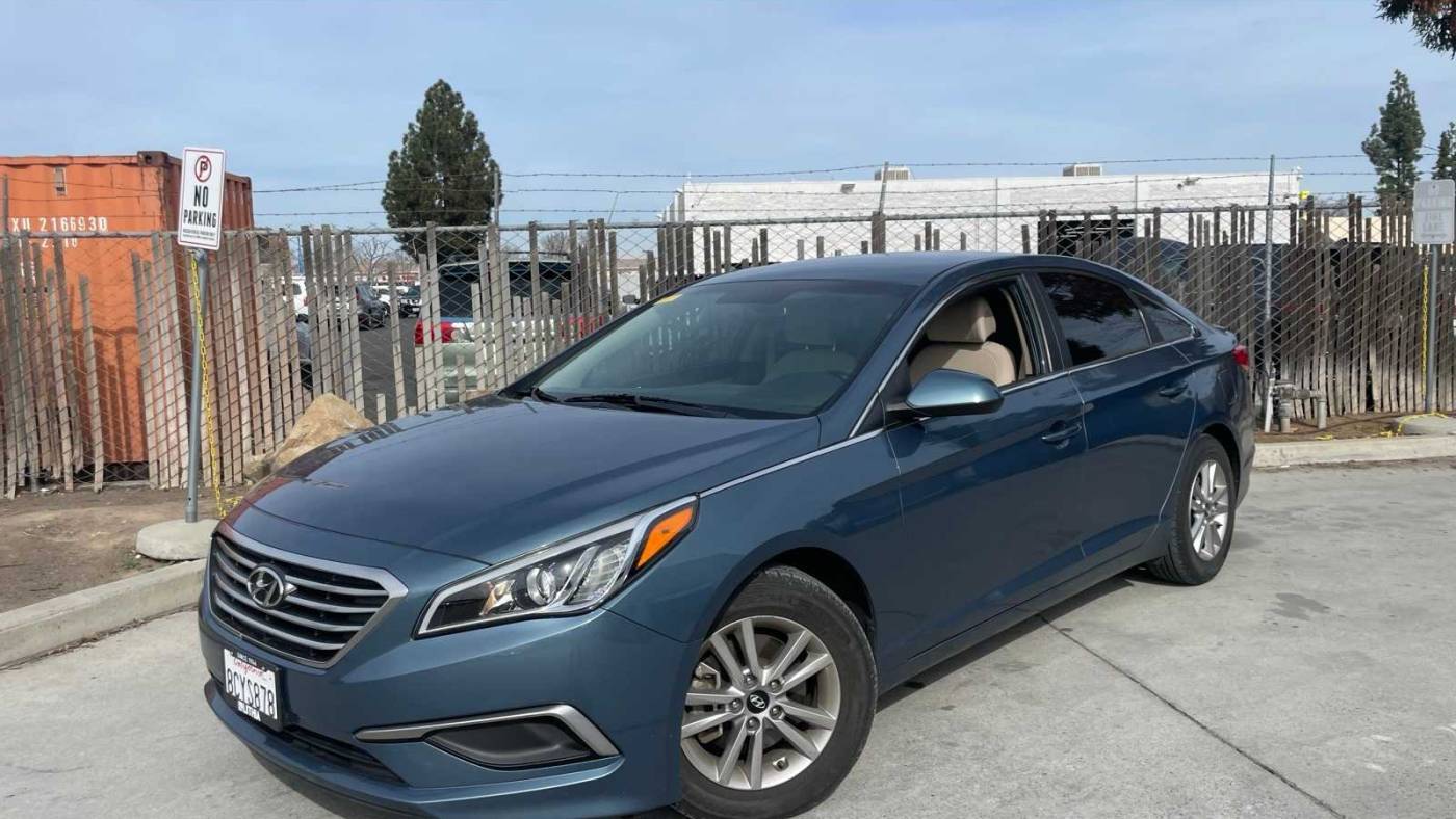 2016 Hyundai Sonata SE — Sedan — 72,682 mi — Fresno, CA