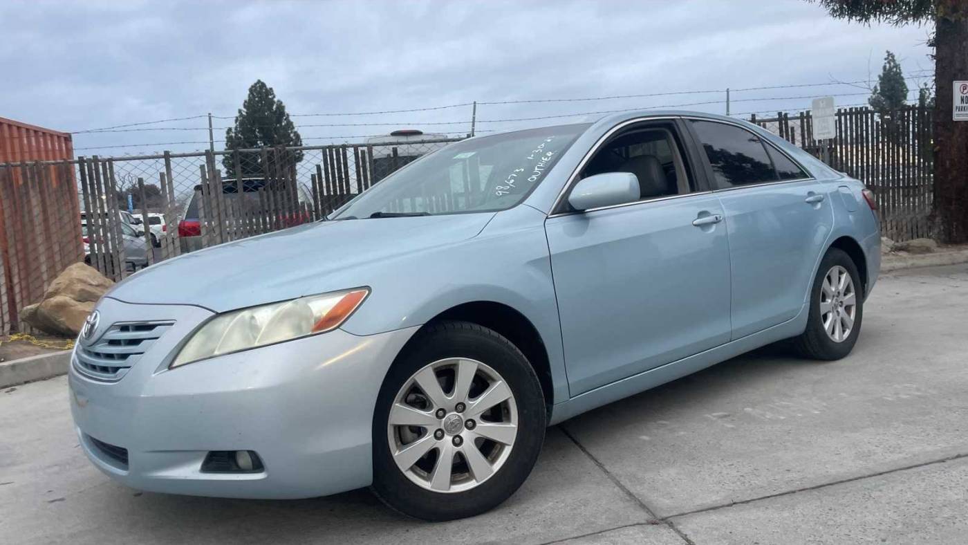2007 Toyota Camry XLE V6 — Sedan — 98,673 mi — Fresno, CA