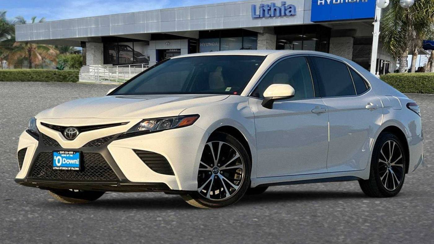 2018 Toyota Camry SE — Sedan — 130,245 mi — Fresno, CA