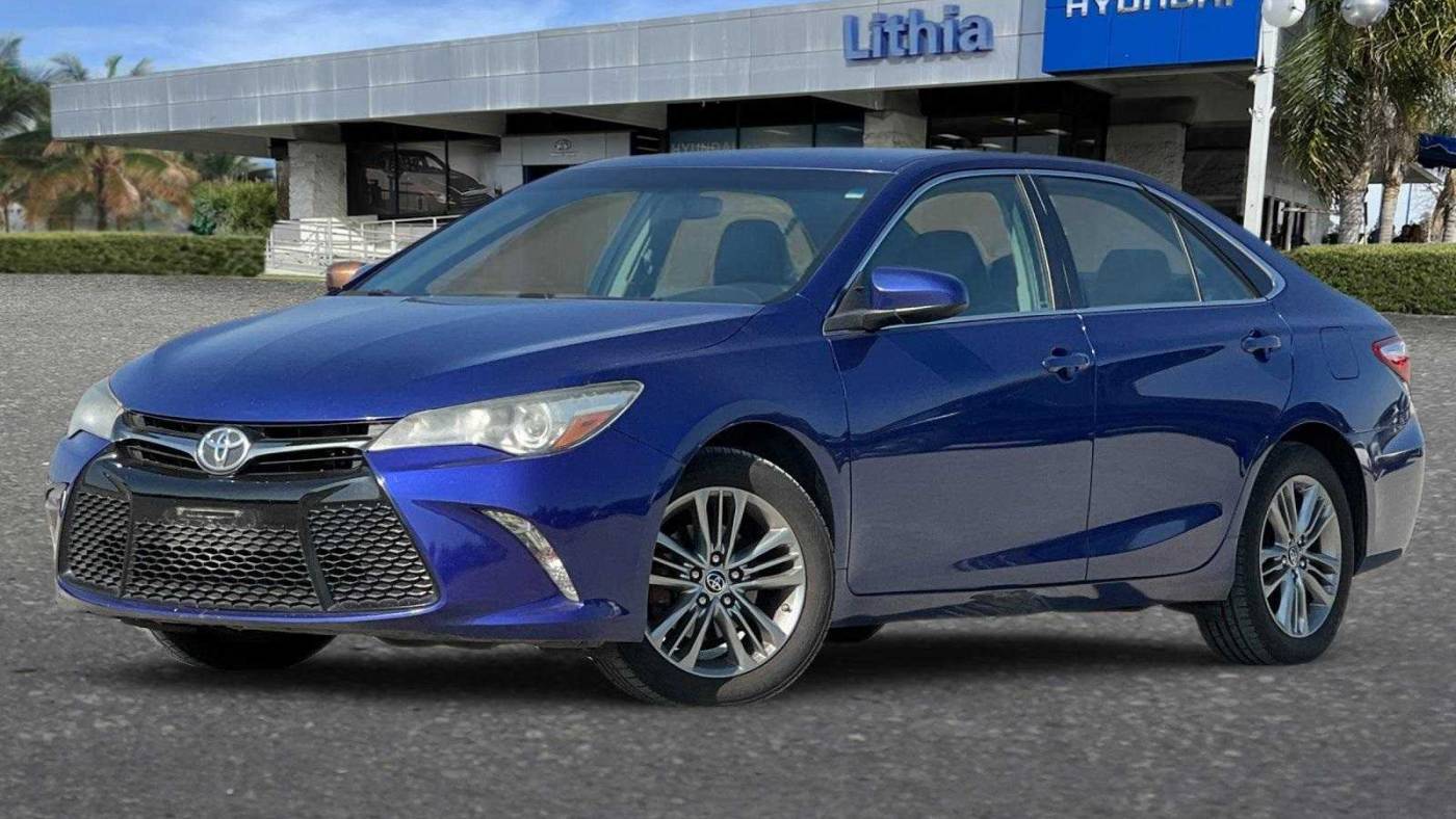2015 Toyota Camry SE — Sedan — 87,554 mi — Fresno, CA