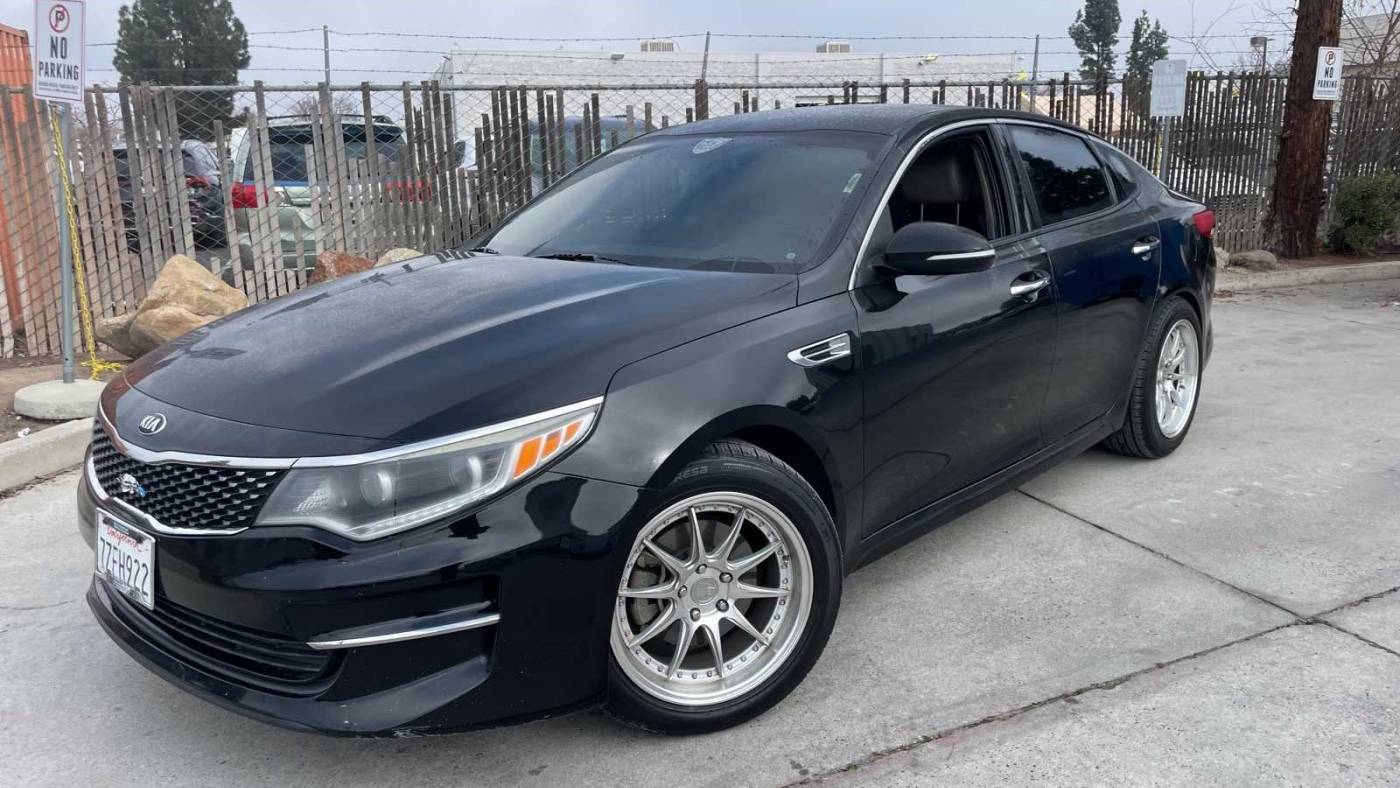 2017 Kia Optima EX — Sedan — 82,906 mi — Fresno, CA