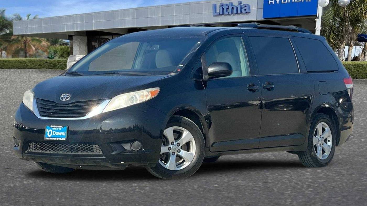 2012 Toyota Sienna LE — Minivan — 189,668 mi — Fresno, CA