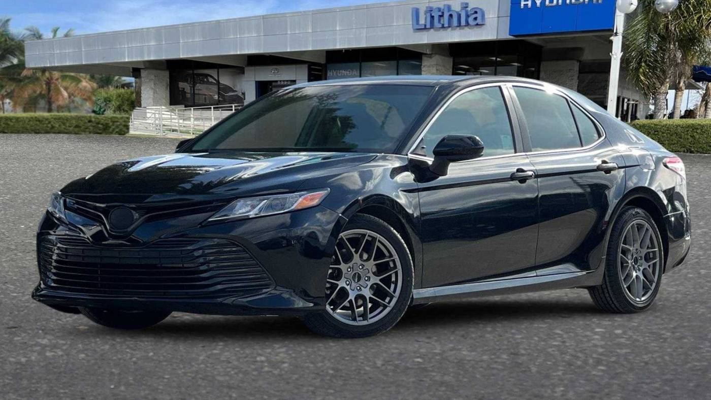 2018 Toyota Camry LE — Sedan — 81,489 mi — Fresno, CA