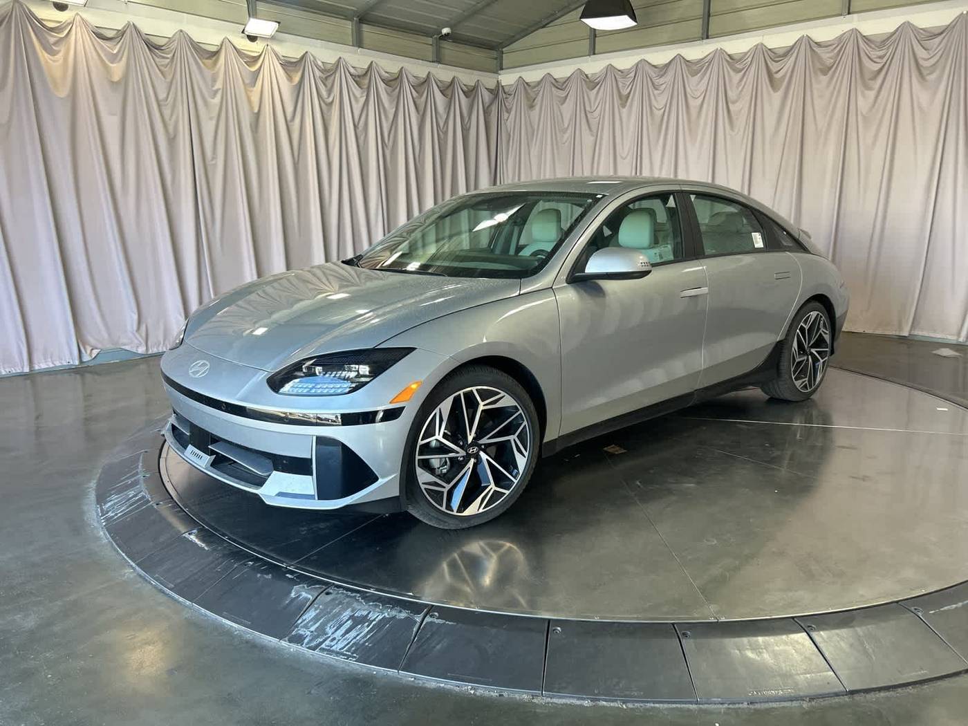 2025 Hyundai IONIQ 6 SEL — Sedan — 5,088 mi — Fresno, CA