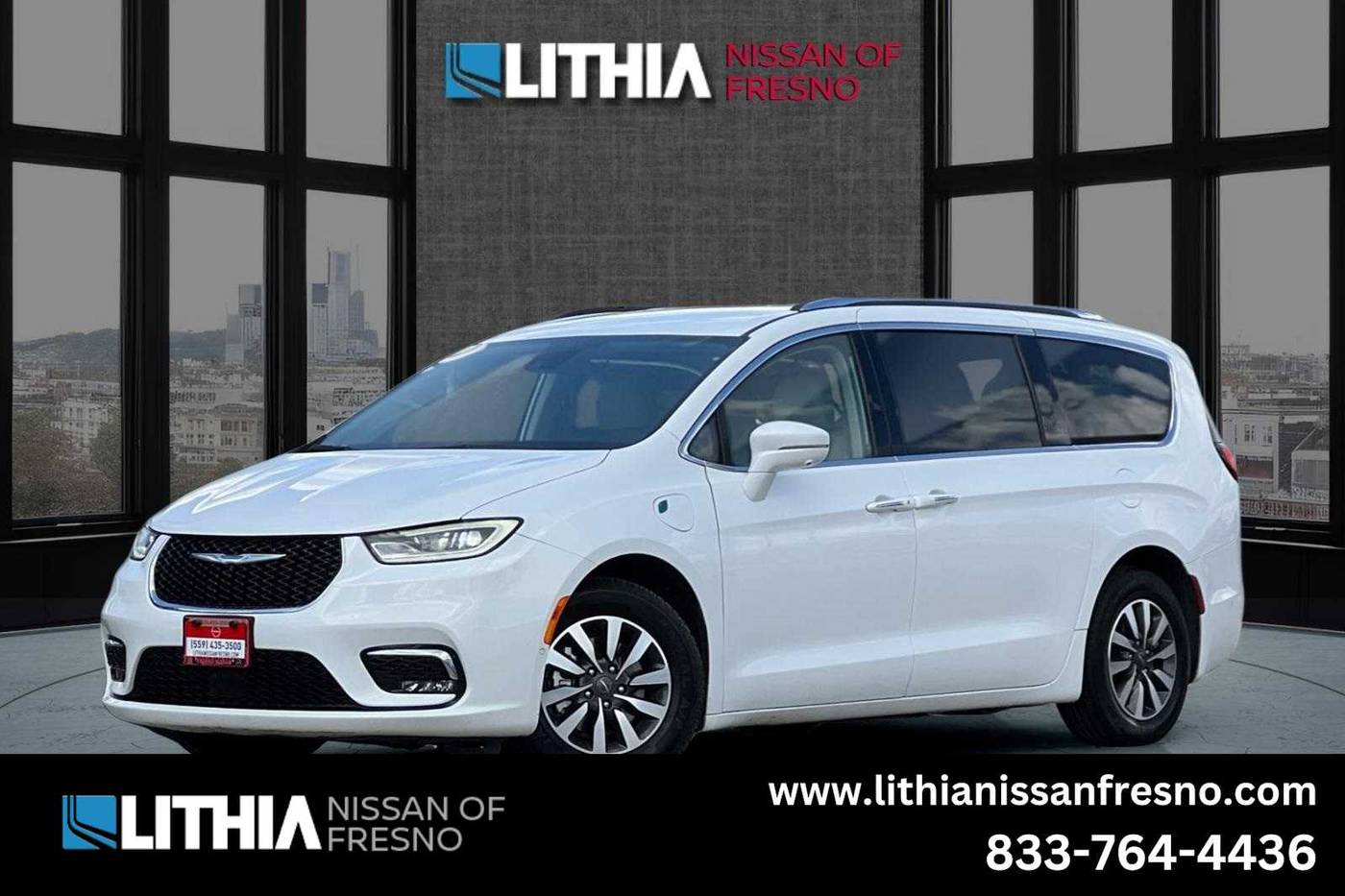 2021 Chrysler Pacifica Hybrid Touring L — Minivan — 76,173 mi — Fresno, CA