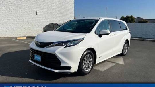 2021 Toyota Sienna LE — Minivan — 28,991 mi — Fresno, CA