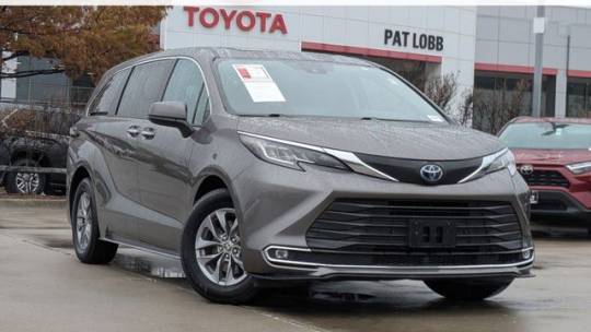 2022 Toyota Sienna XLE — Minivan — 70,750 mi — McKinney, TX