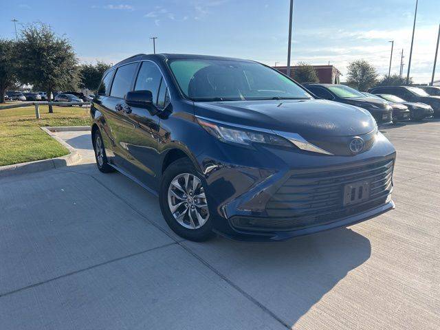 2022 Toyota Sienna LE — Minivan — 38,288 mi — McKinney, TX