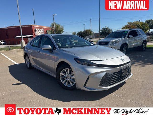2025 Toyota Camry Hybrid LE — Sedan — 12,410 mi — McKinney, TX