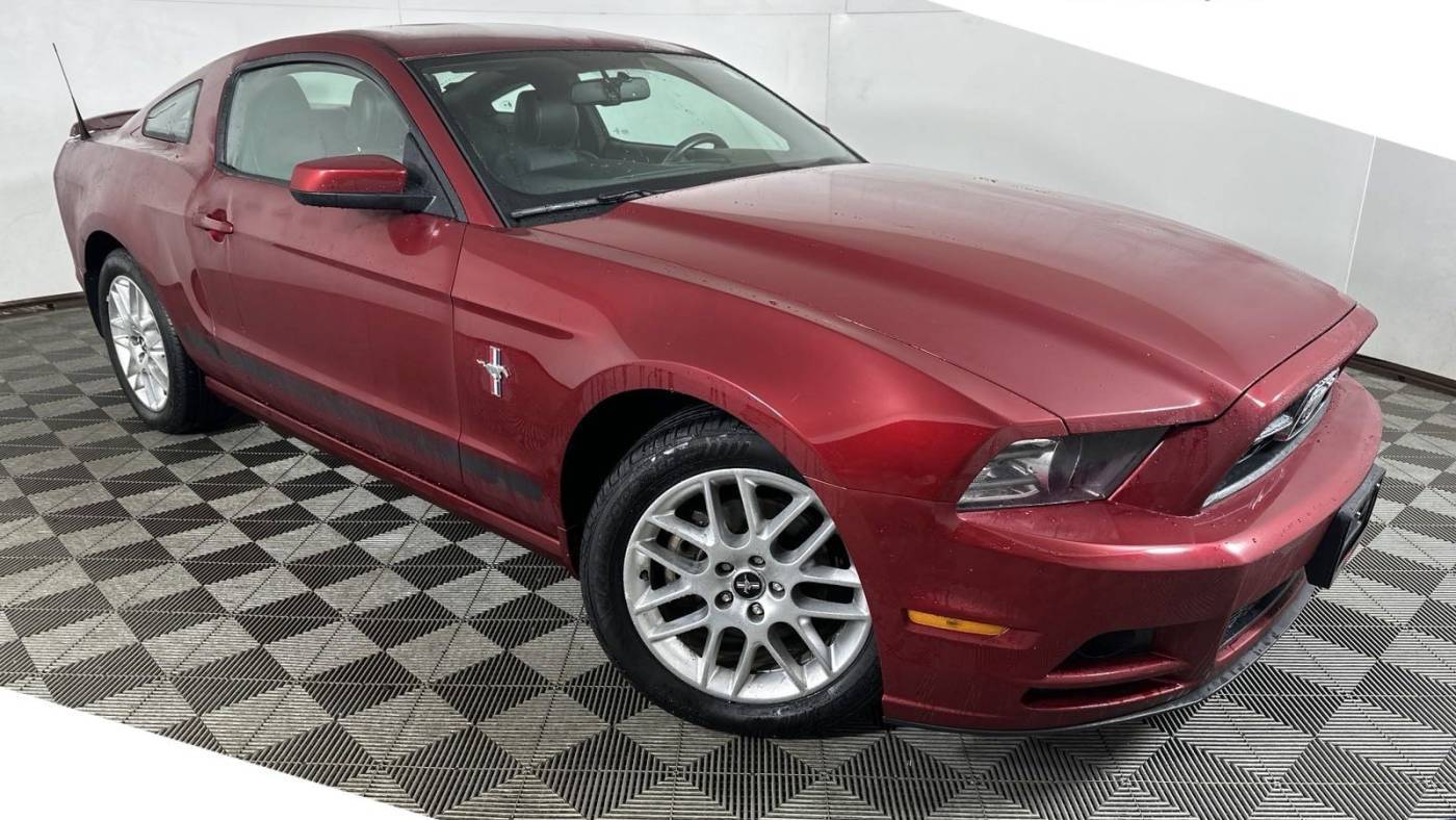 2014 Ford Mustang V6 Premium — Coupe — 95,676 mi — Davenport, IA