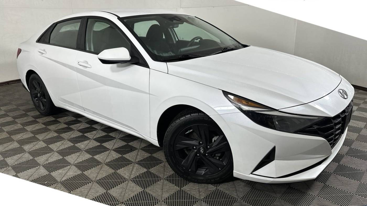 2022 Hyundai Elantra SEL — Sedan — 97,371 mi — Davenport, IA