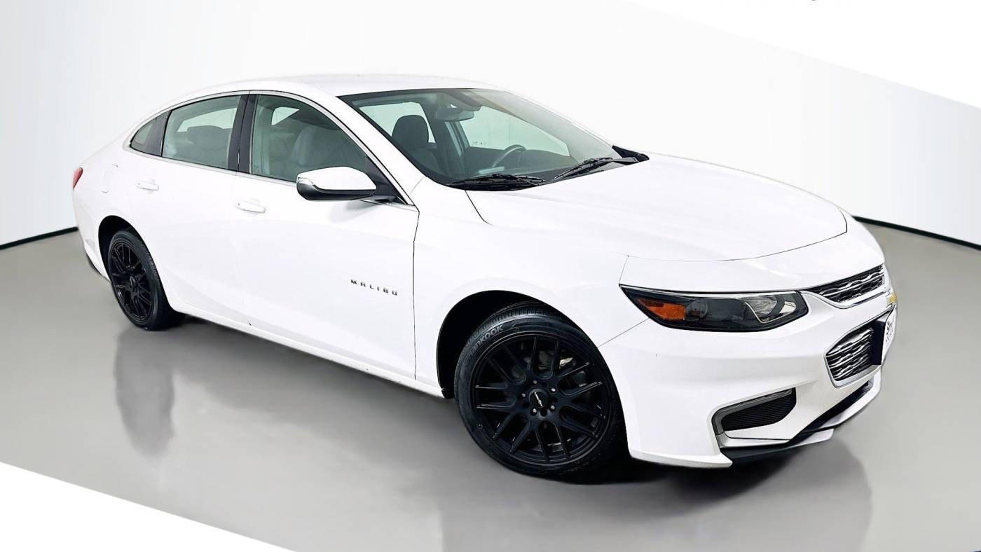 2017 Chevrolet Malibu LT — Sedan — 111,779 mi — Davenport, IA
