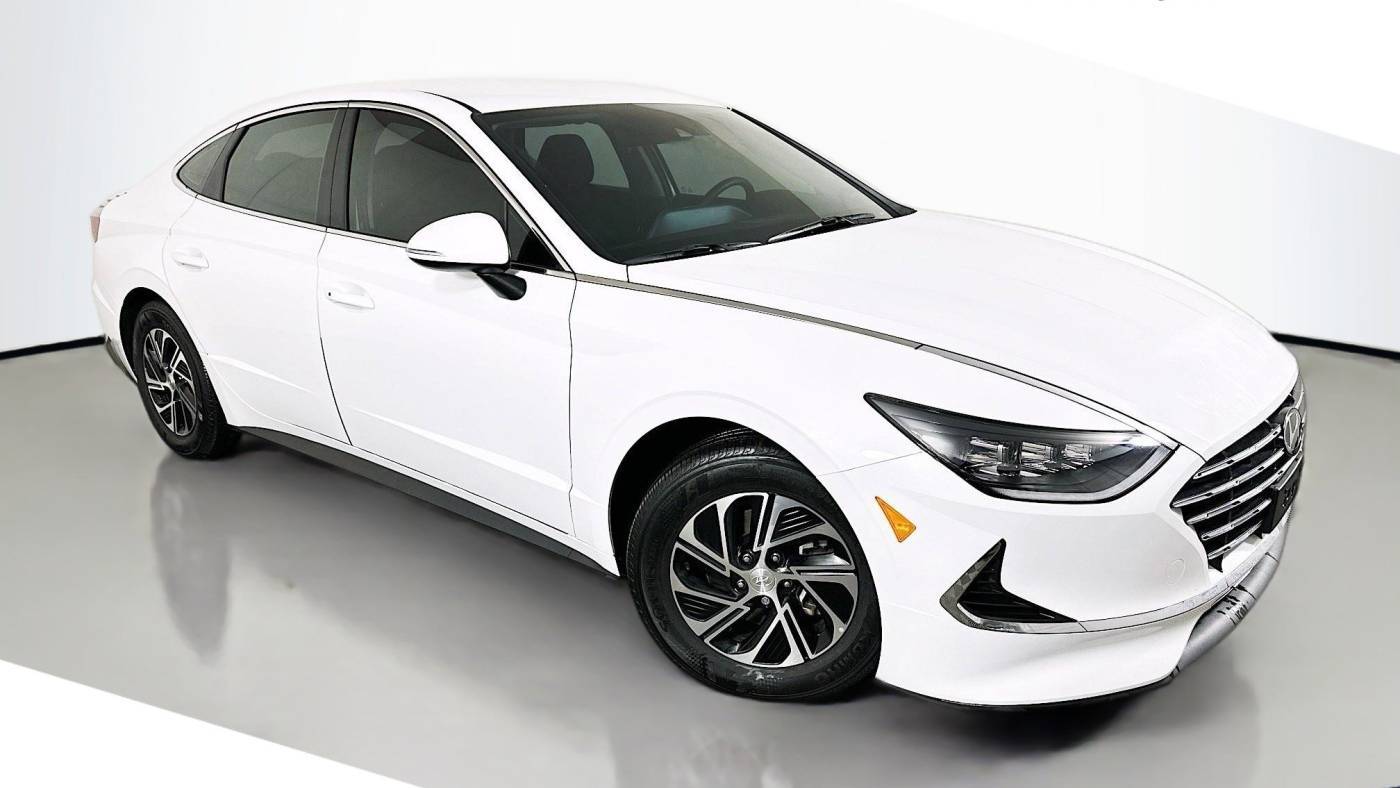 2023 Hyundai Sonata Hybrid Blue — Sedan — 14,426 mi — Davenport, IA