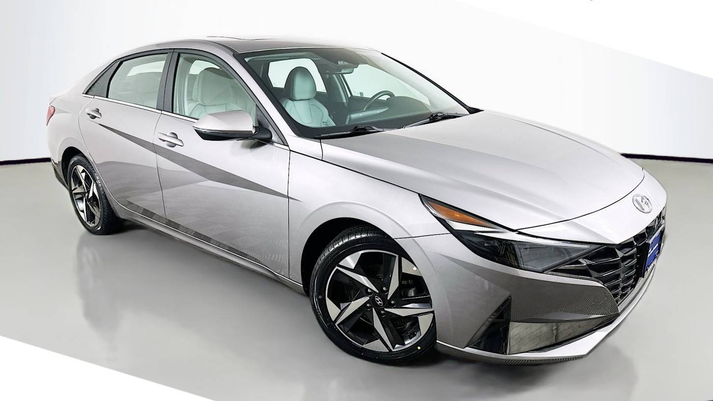 2023 Hyundai Elantra Limited — Sedan — 46,449 mi — Davenport, IA